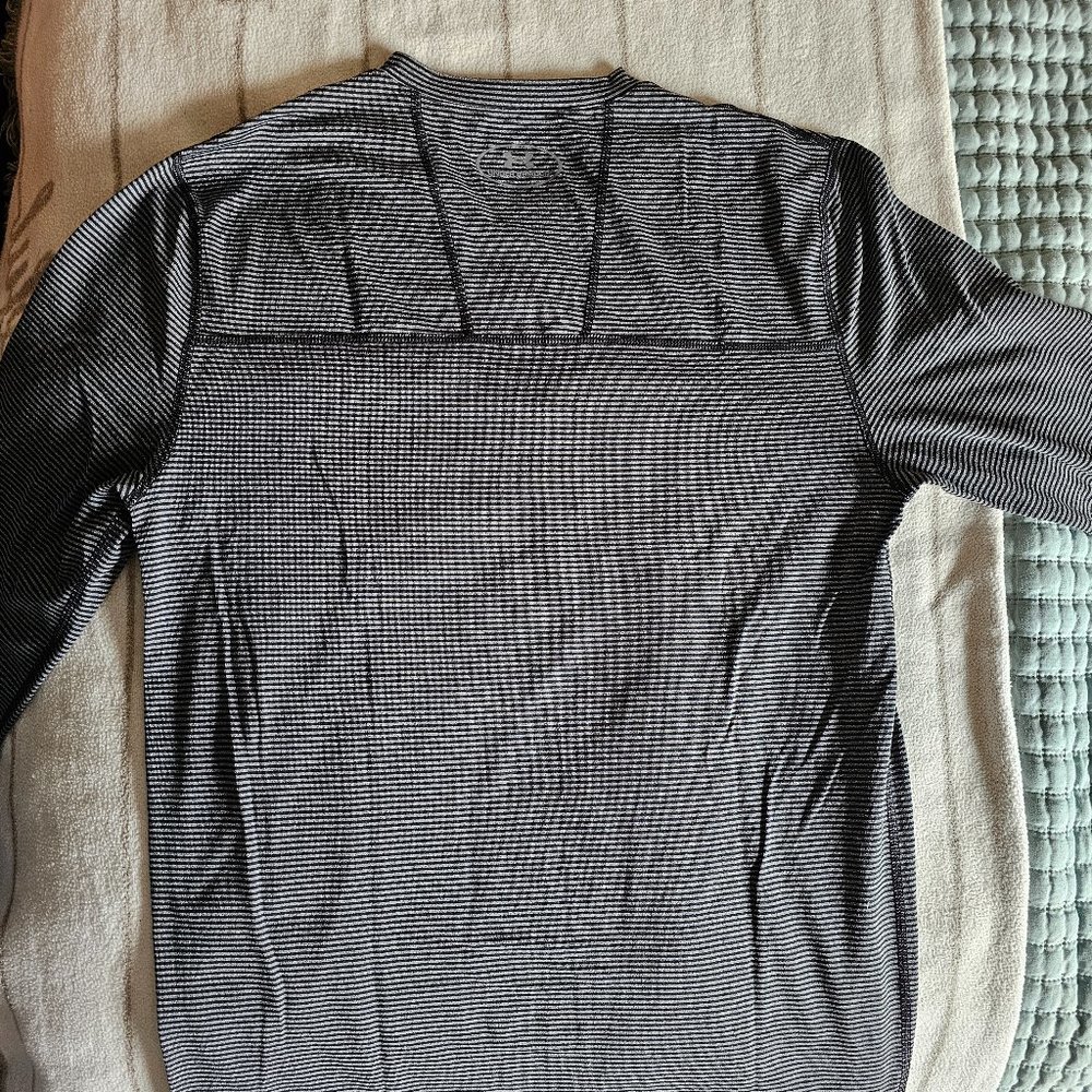 Underarmour Long Sleeve Cold Gear Size M. - Picture 2 of 5